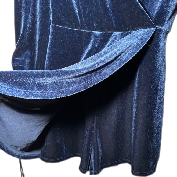 Urban Outfitters Velvet Surplice Playsuit
Size XS - Picture 11 of 11